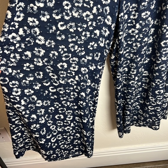 Navy Animal Print Cropped Wide Leg Pants - Picture 3 of 3